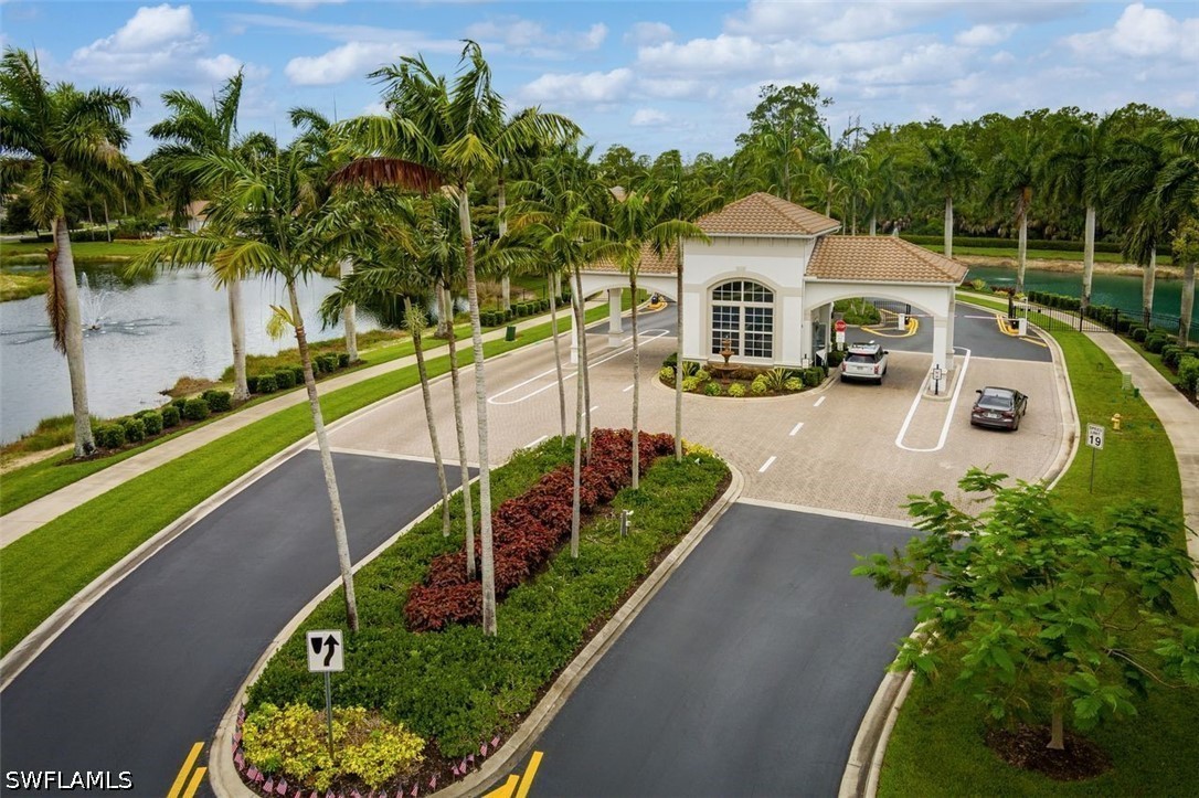 15821 Delaplata, Naples, FL 34110