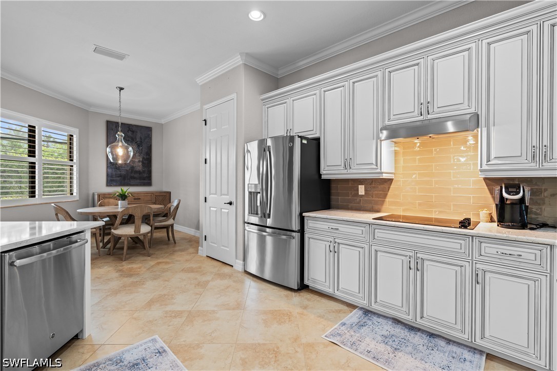 9352 Vercelli, Naples, FL 34113