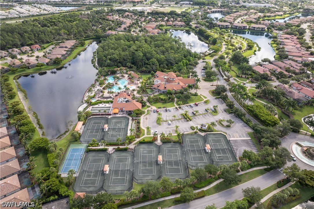 9352 Vercelli, Naples, FL 34113