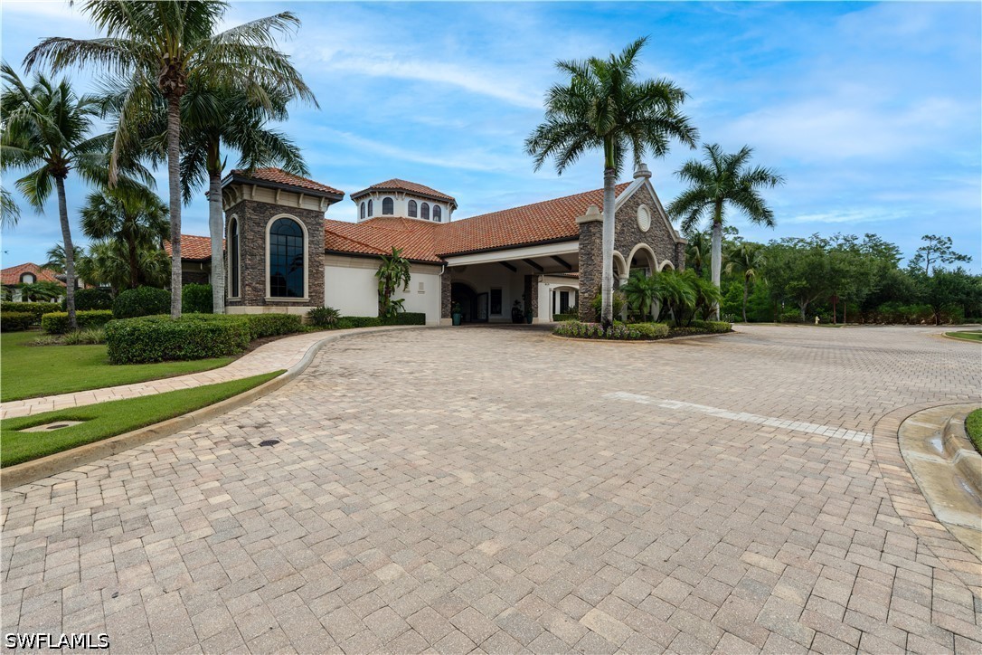 9352 Vercelli, Naples, FL 34113