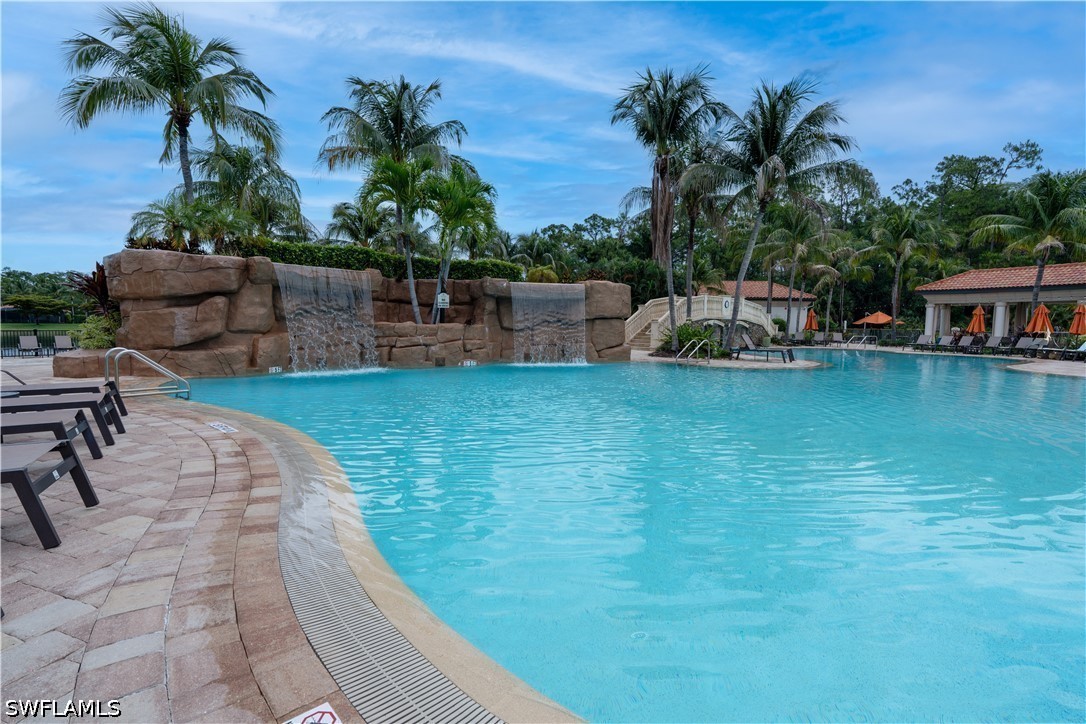 9352 Vercelli, Naples, FL 34113