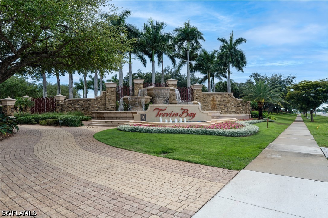 9352 Vercelli, Naples, FL 34113