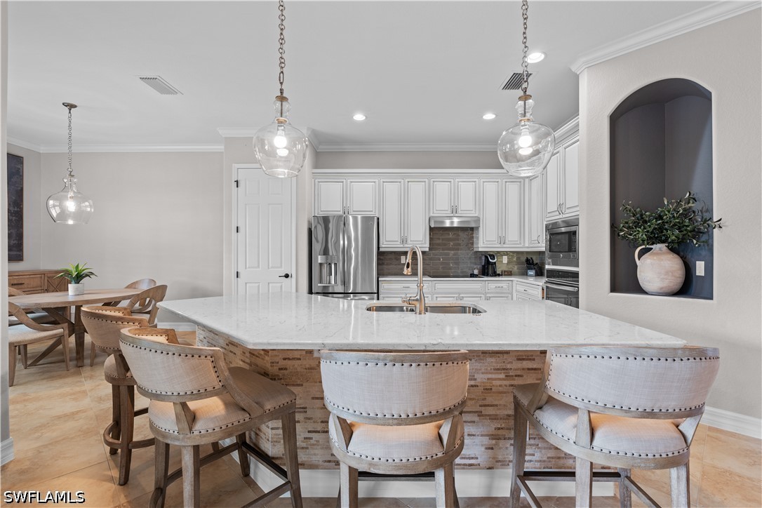 9352 Vercelli, Naples, FL 34113