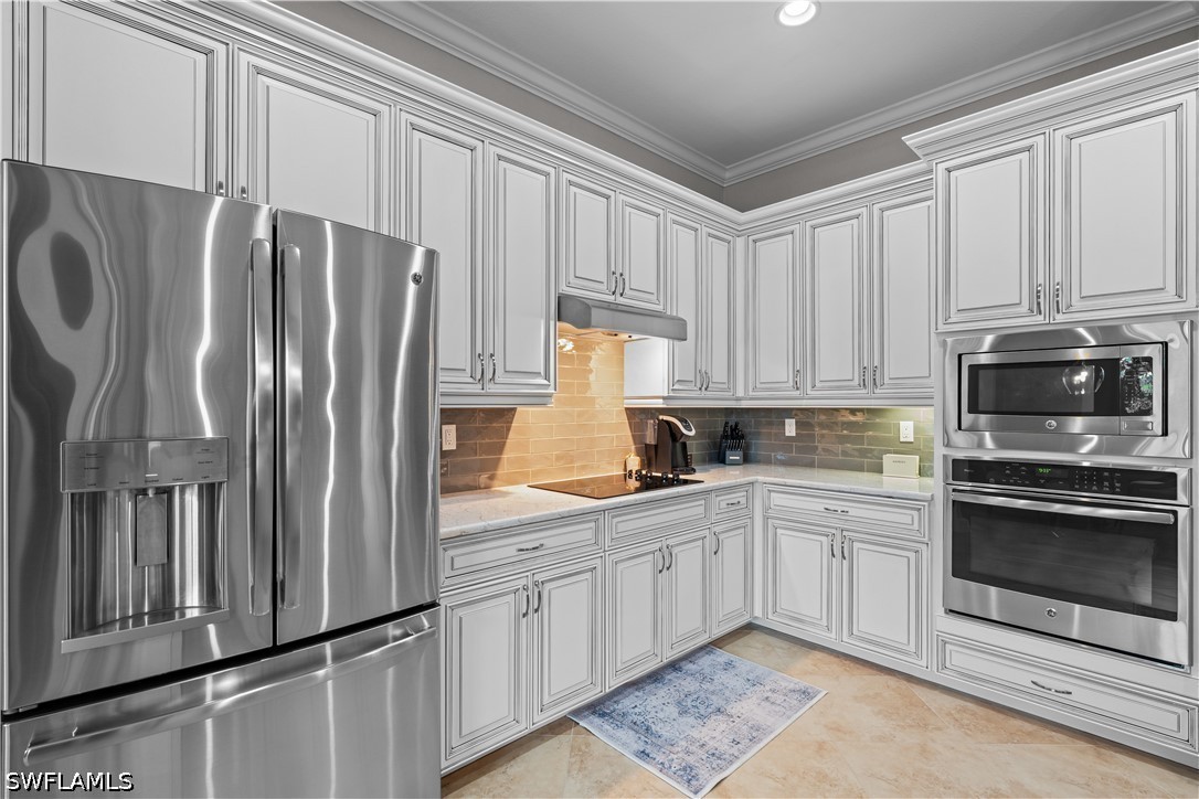 9352 Vercelli, Naples, FL 34113