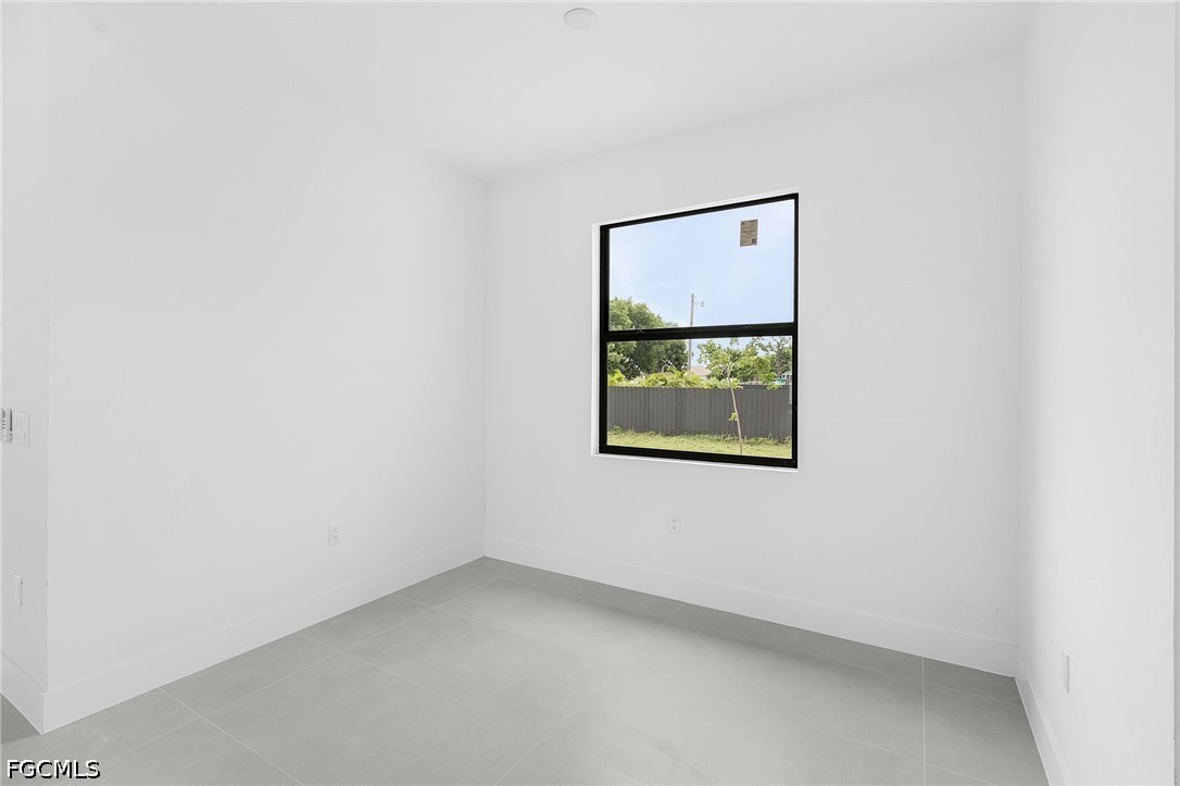 7 19th, Cape Coral, FL 33991