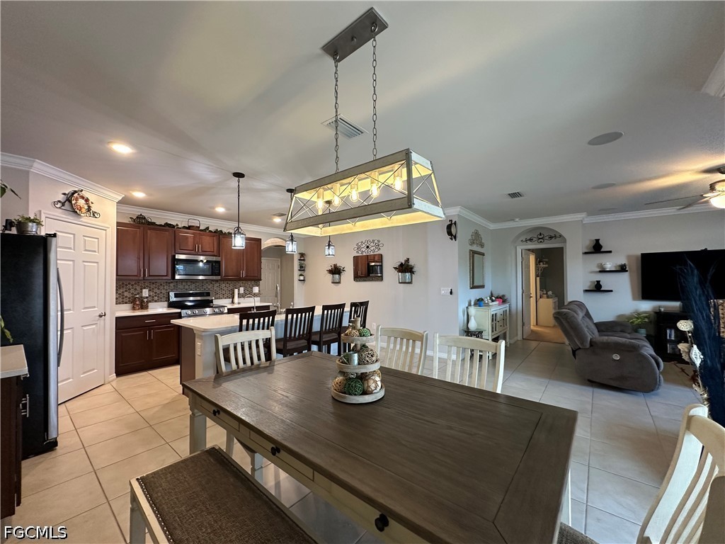 DiningArea