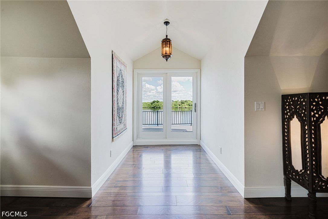 1943 Bahama, Fort Myers, FL 33905