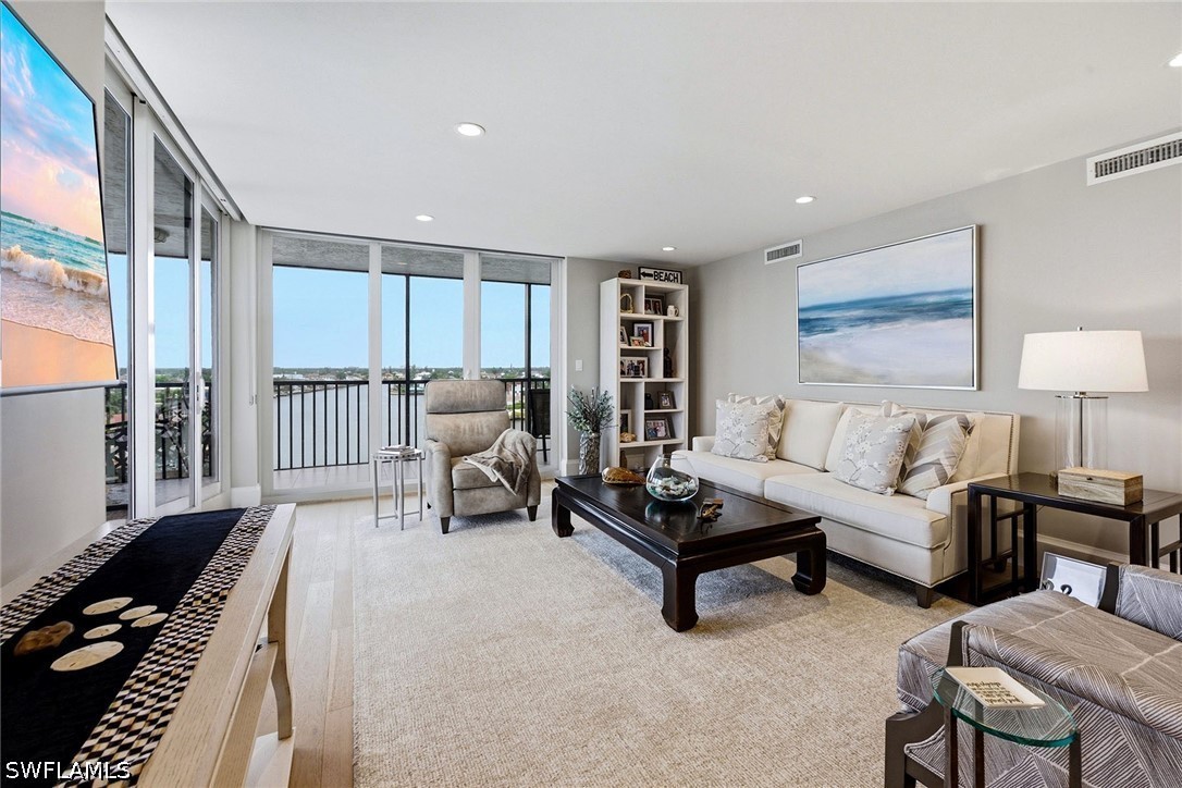 10420 Gulf Shore Unit 161, Naples, FL 34108