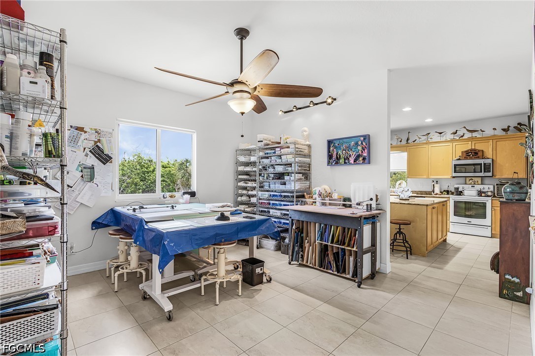 DiningRoom