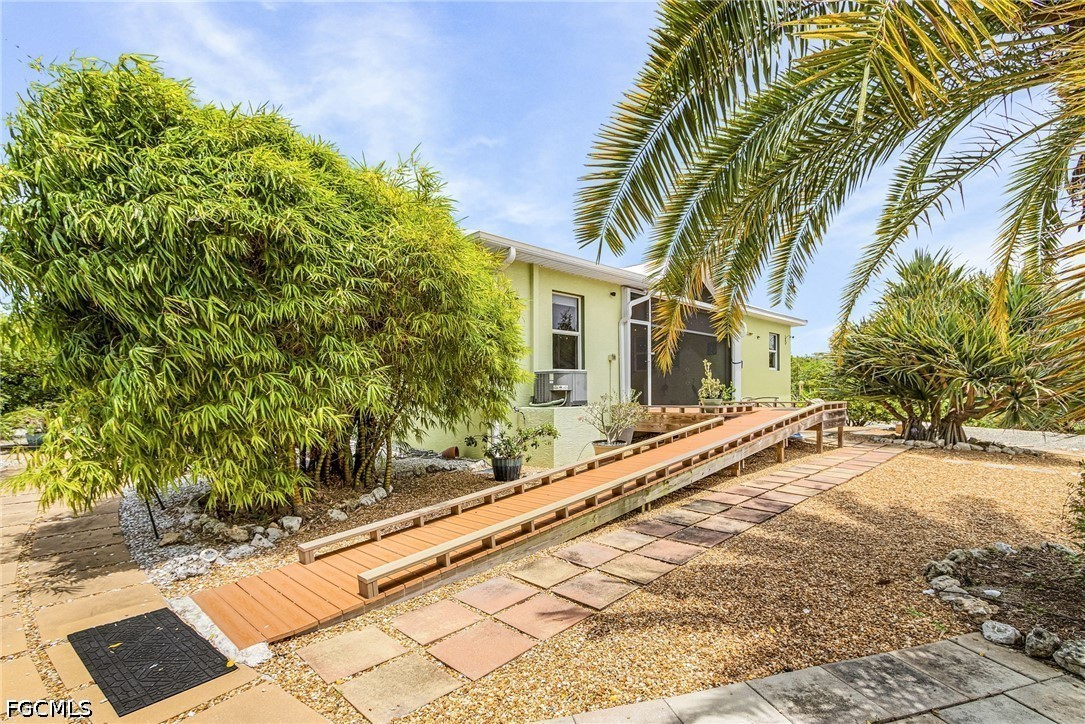 4931 Island Acres, St James City, FL 33956