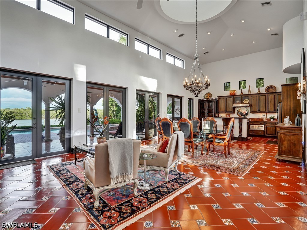 2535 Tarpon, Naples, FL 34102