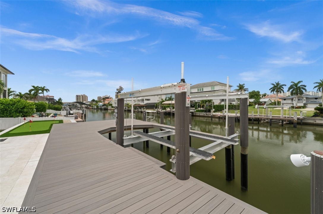 Dock