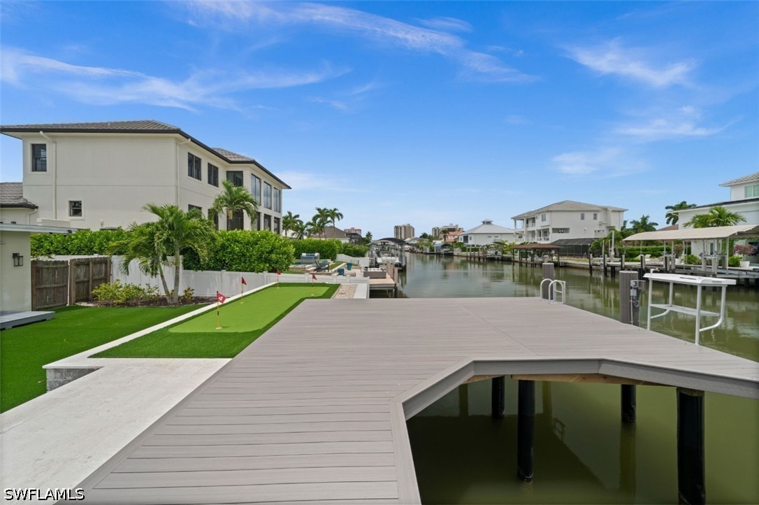 Dock
