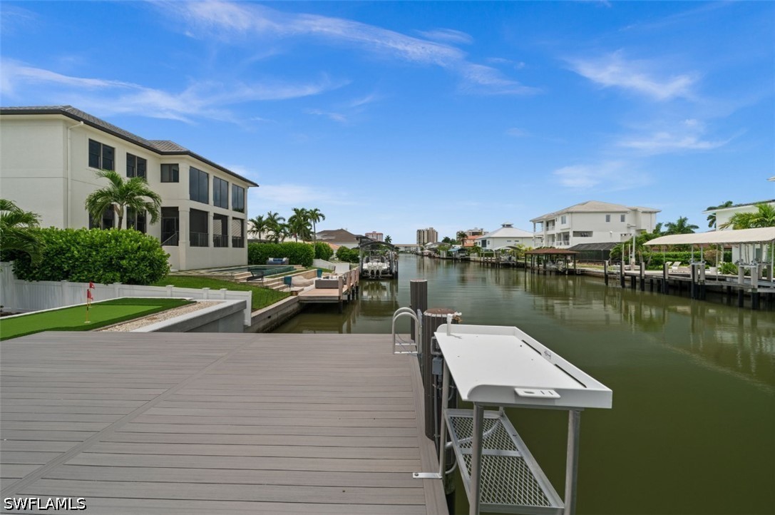 Dock