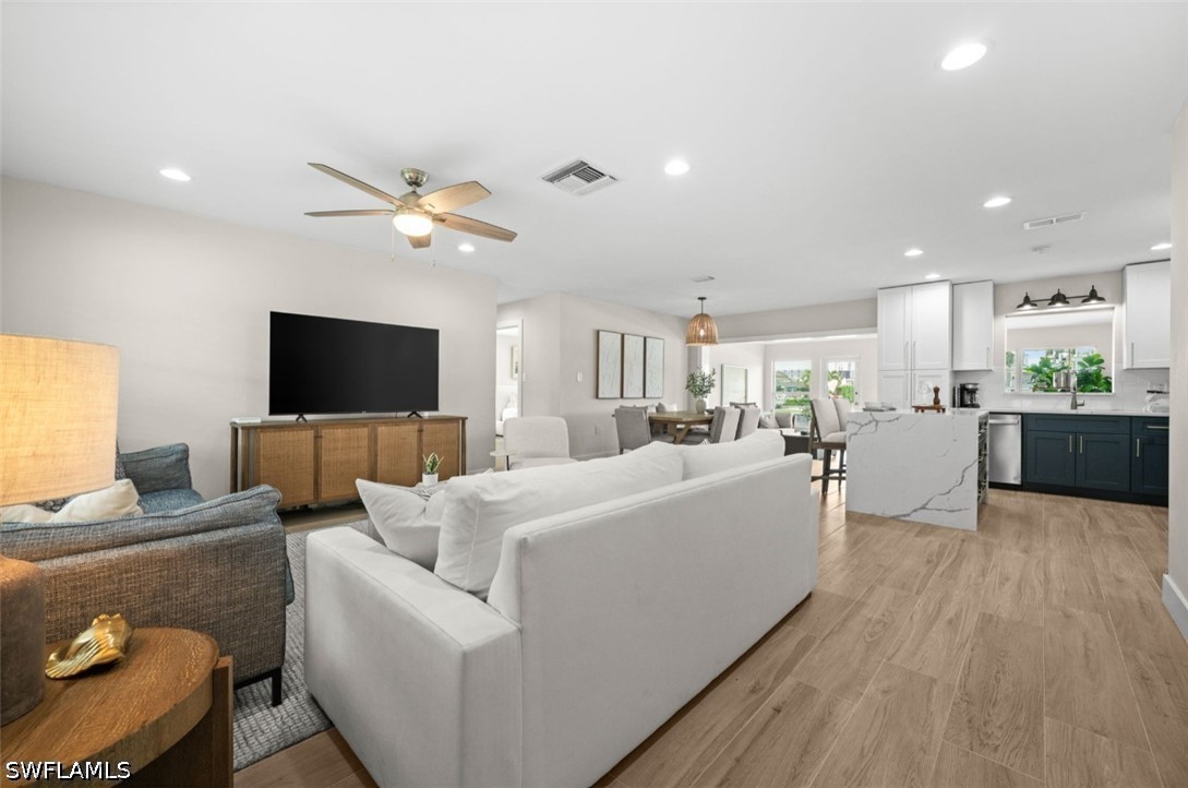 373 Egret, Naples, FL 34108