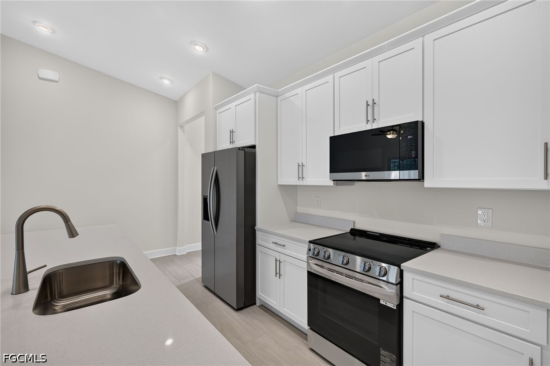 633 13th, Cape Coral, FL 33991