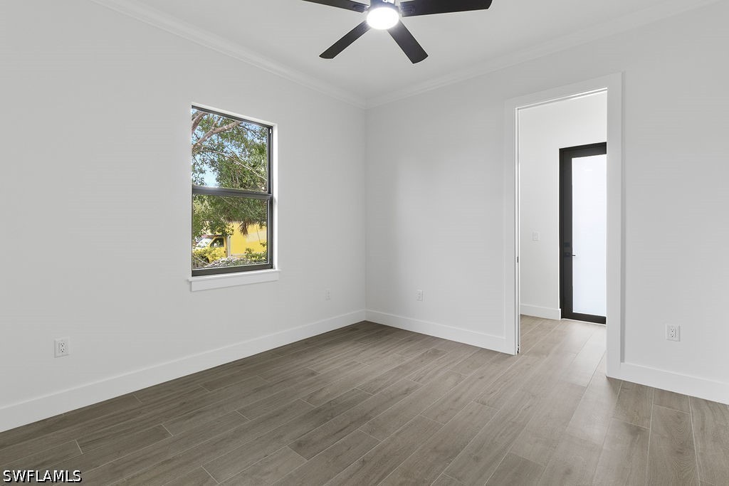 2070 20th, Naples, FL 34120