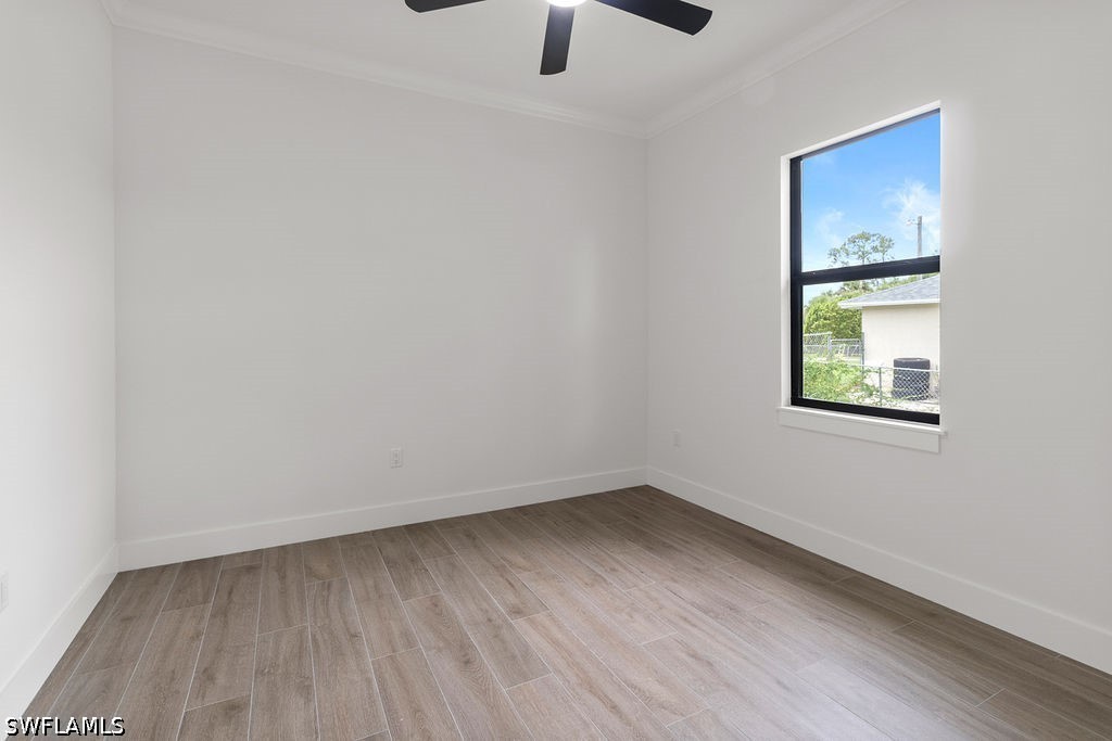 562 20th, Naples, FL 34117