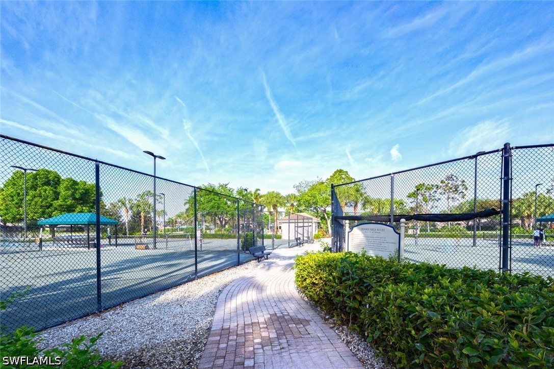 2292 Guadelupe, Naples, FL 34119