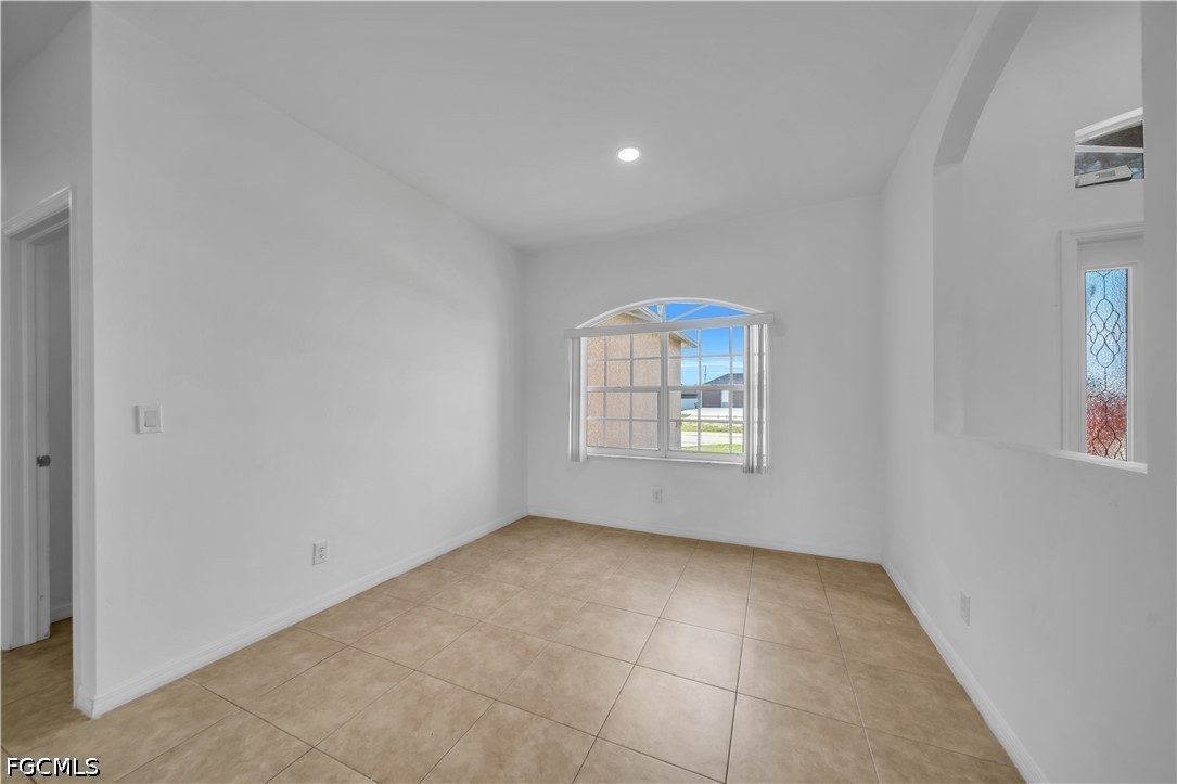 21 Kismet, Cape Coral, FL 33909