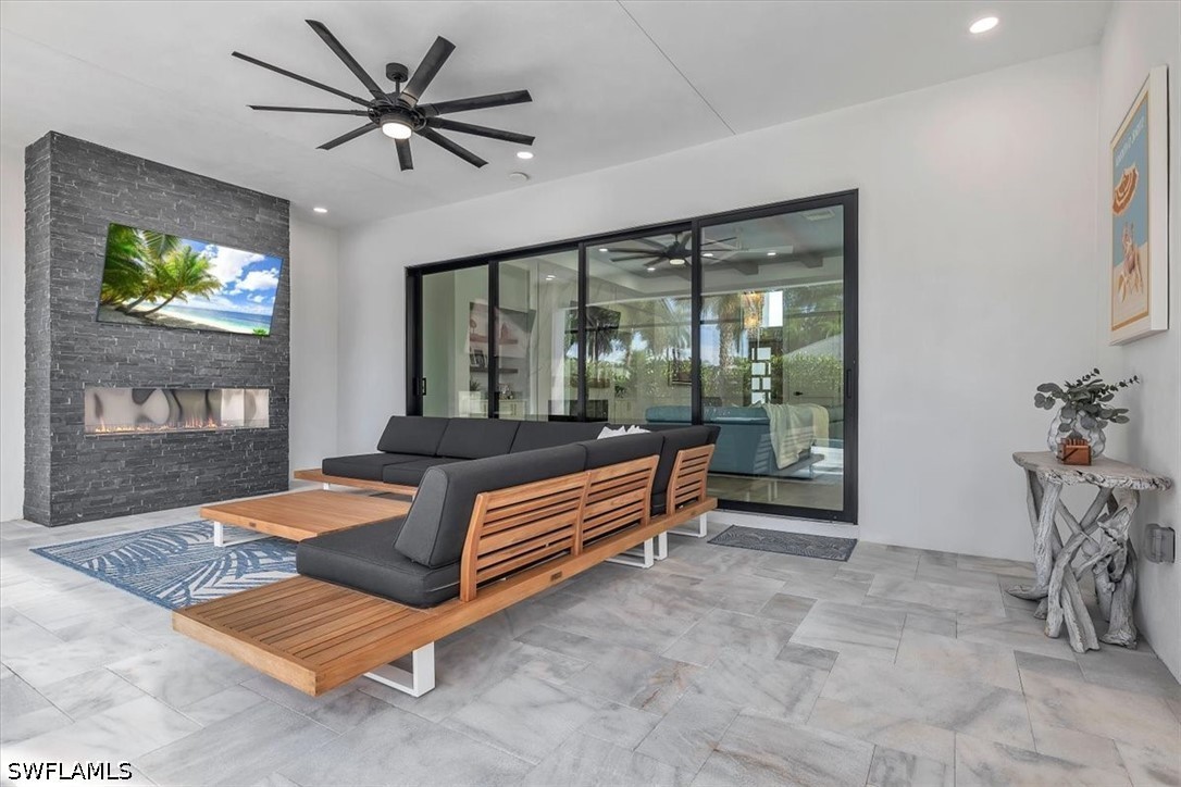 1187 22nd, Naples, FL 34103