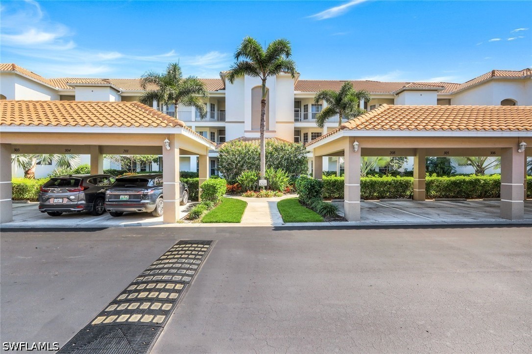 8247 Parkstone Unit 205, Naples, FL 34120