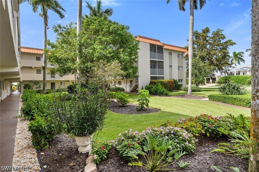 1100 Gulf Shore Unit 312, Naples, FL 34102