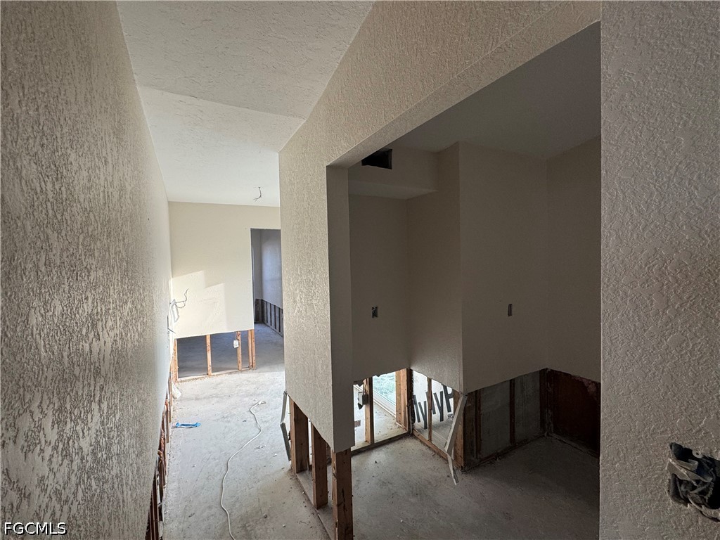 1683 Atlanta Plaza, Sanibel, FL 33957