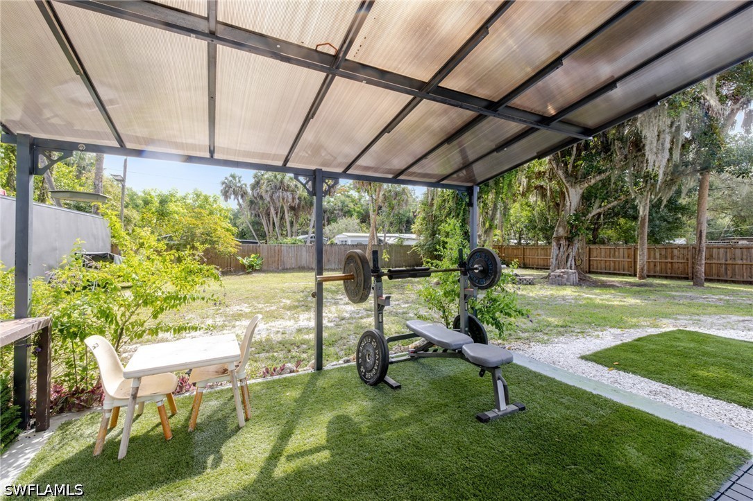 211 Palmacea, Fort Myers, FL 33905