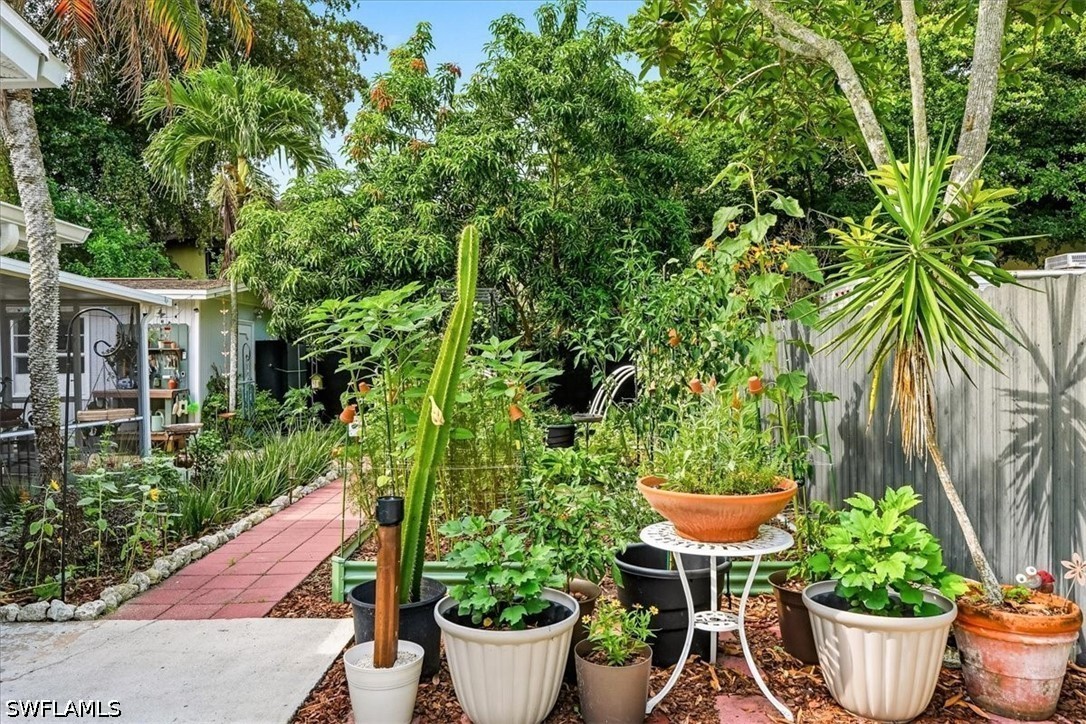 3880 Estey, Naples, FL 34104