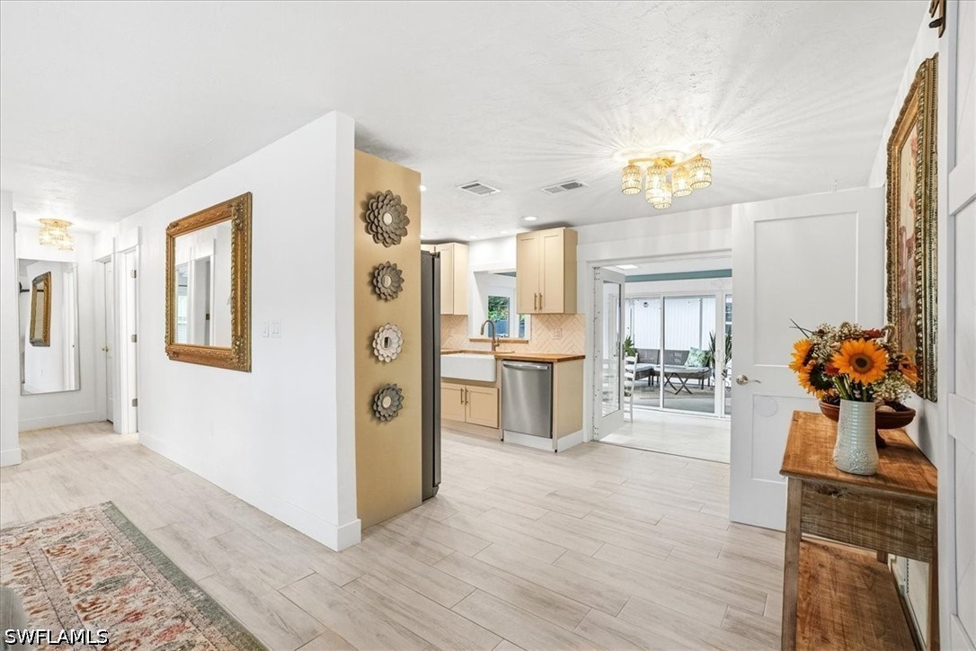 3880 Estey, Naples, FL 34104