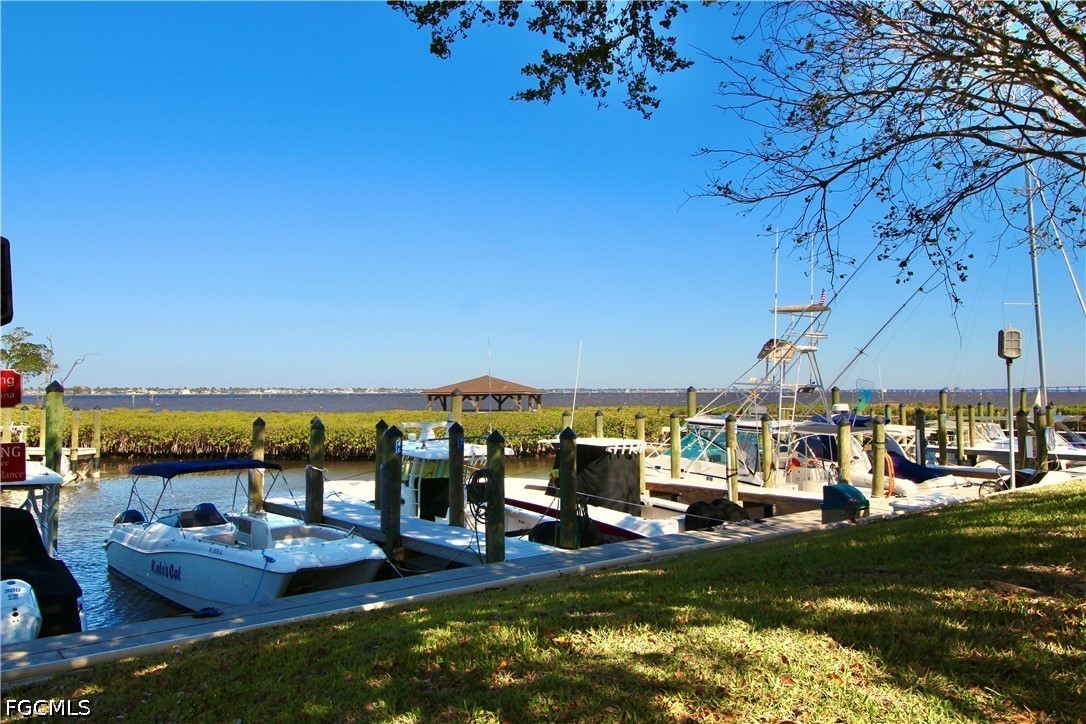 Dock