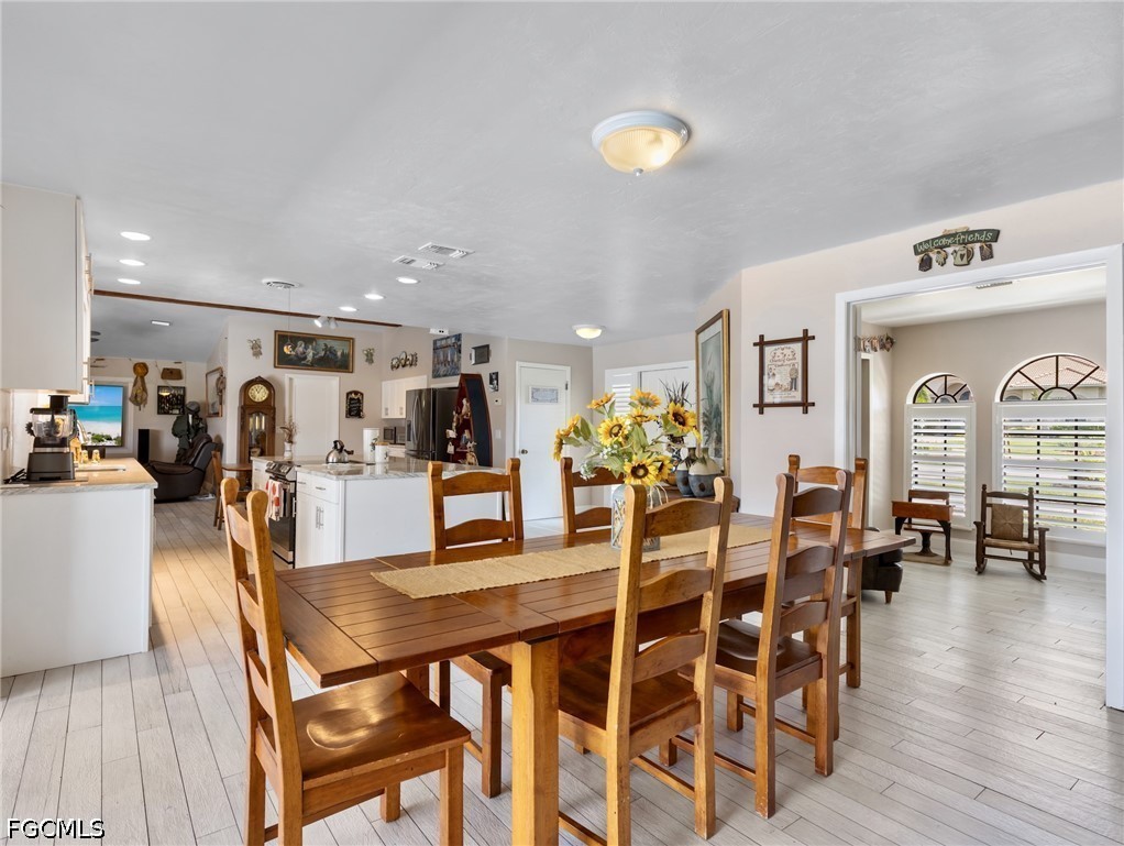 DiningArea