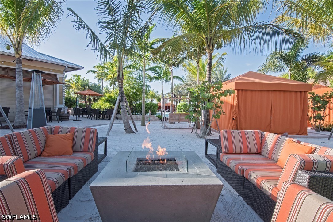 9386 Pocida Unit 204, Naples, FL 34119