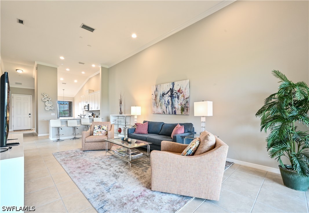 9386 Pocida Unit 204, Naples, FL 34119