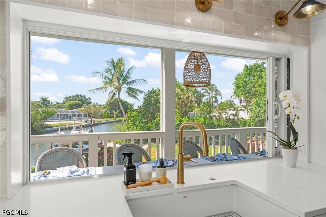 1048 Kings Crown, Sanibel, FL 33957