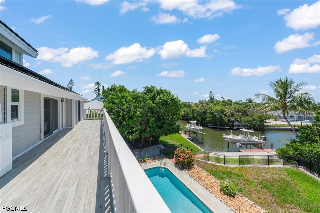 1048 Kings Crown, Sanibel, FL 33957