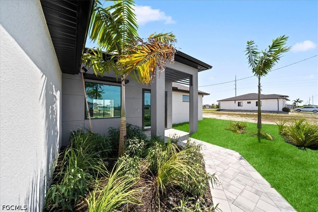 1317 1st, Cape Coral, FL 33909