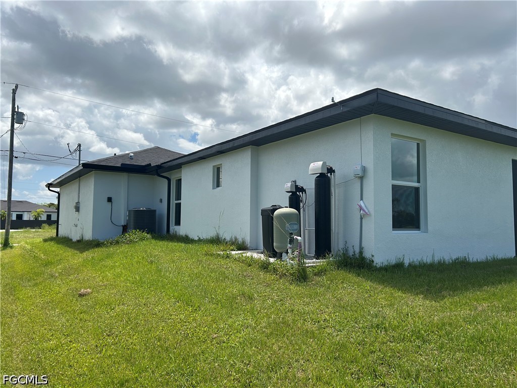 1534 25th, Cape Coral, FL 33993