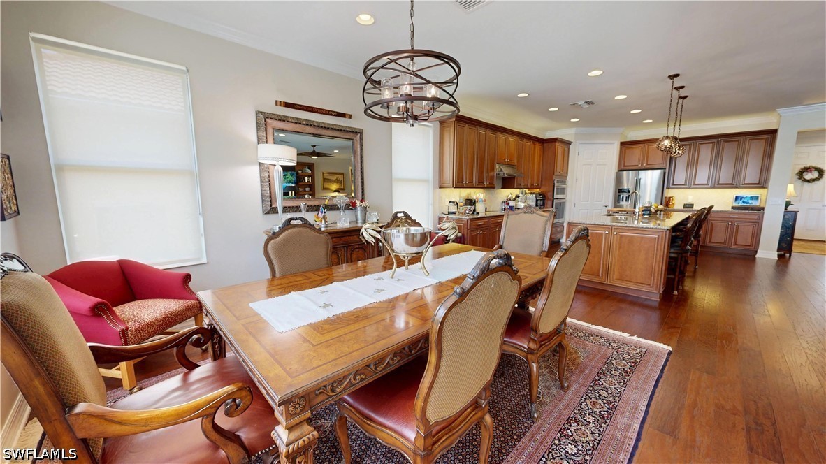 DiningArea