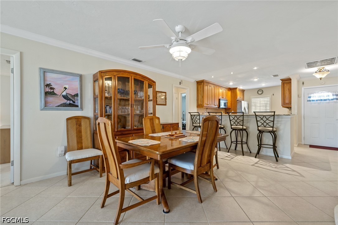 DiningArea