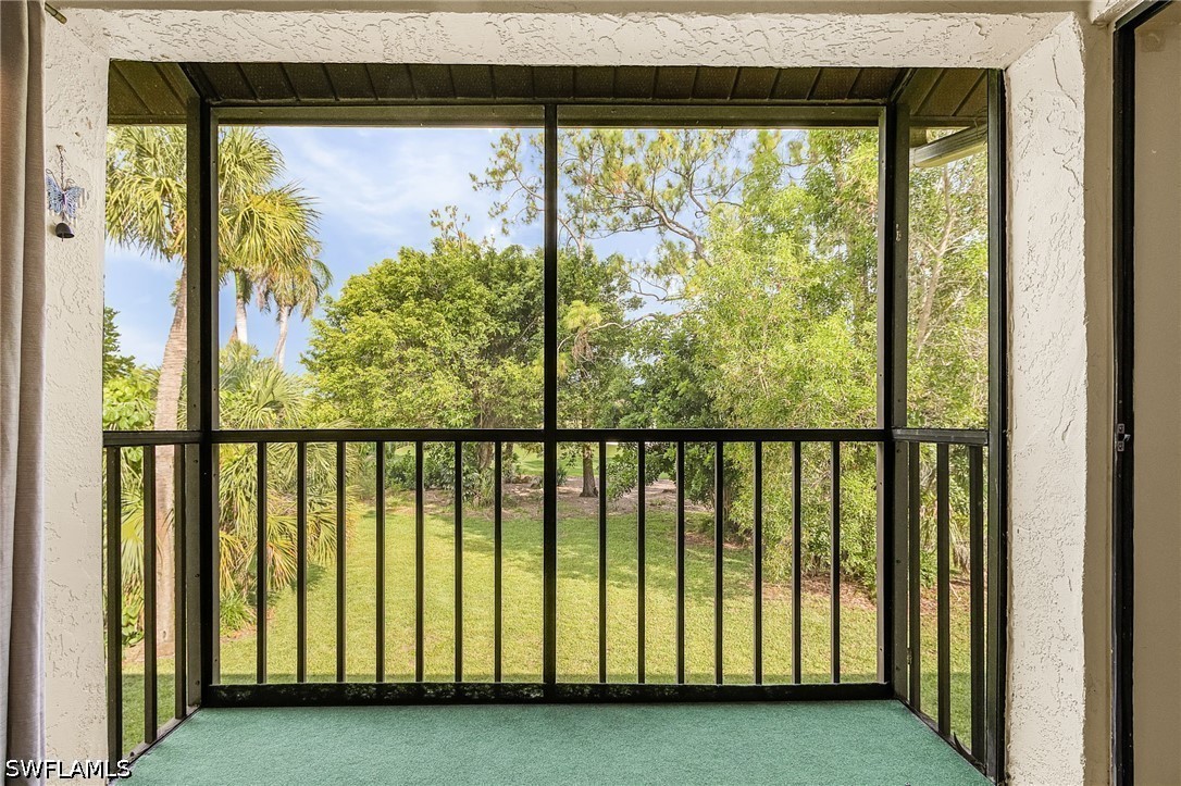 5857 Rattlesnake Hamm Unit 204, Naples, FL 34113