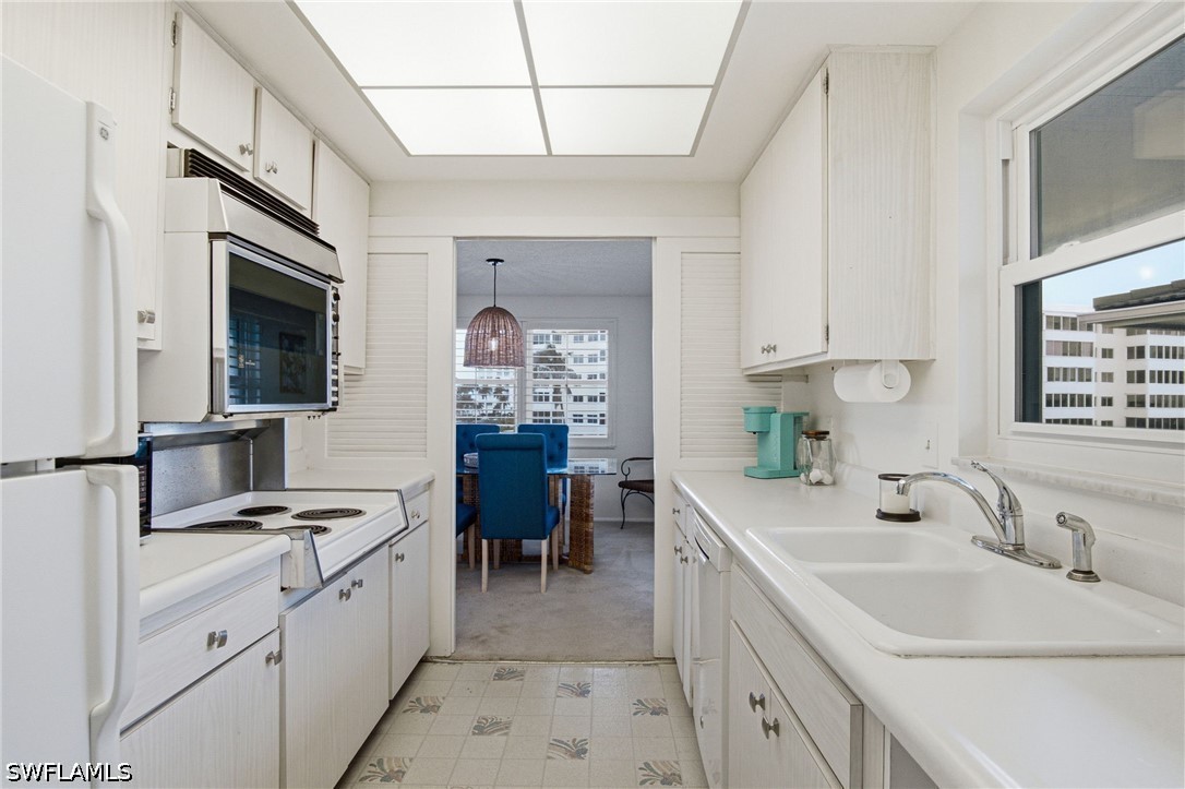 3400 Gulf Shore Unit L8, Naples, FL 34103