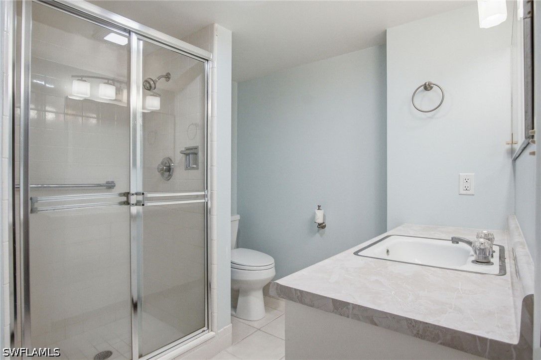 3400 Gulf Shore Unit L8, Naples, FL 34103