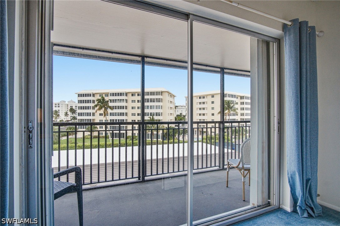 3400 Gulf Shore Unit L8, Naples, FL 34103