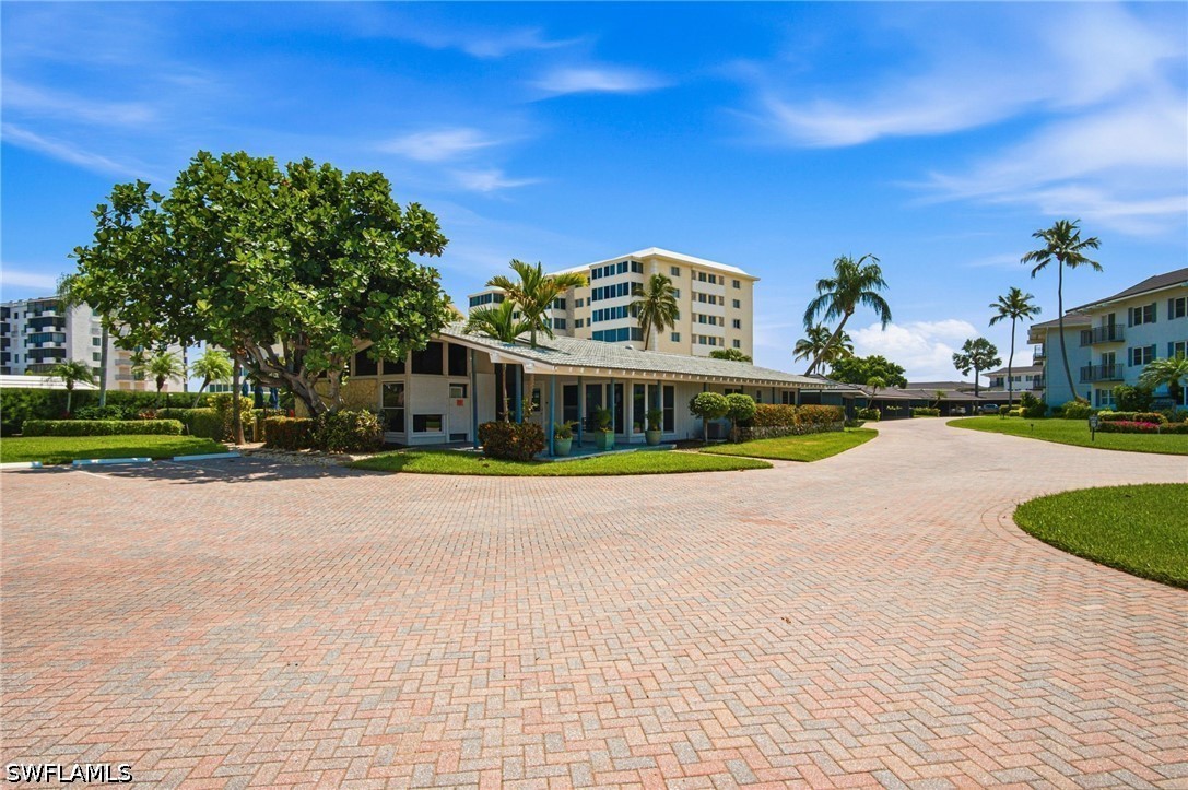3400 Gulf Shore Unit L8, Naples, FL 34103