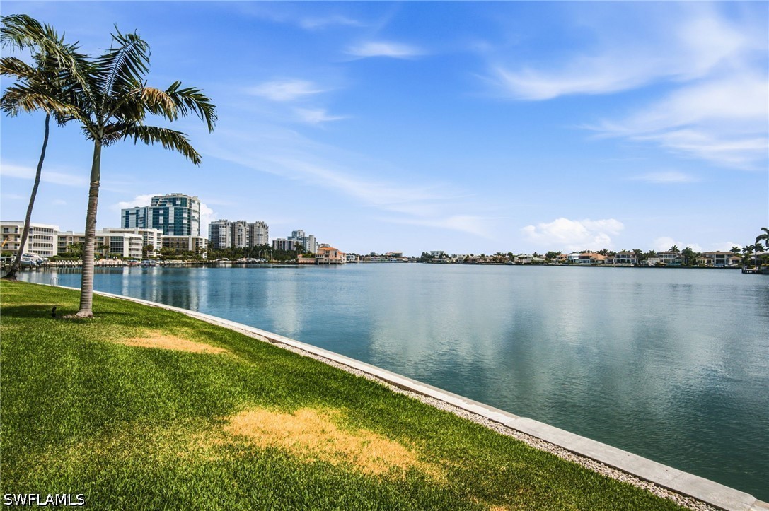 3400 Gulf Shore Unit L8, Naples, FL 34103