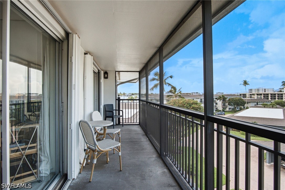 3400 Gulf Shore Unit L8, Naples, FL 34103
