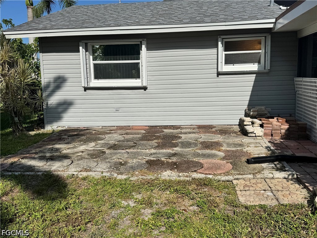 1027 17th, Cape Coral, FL 33990