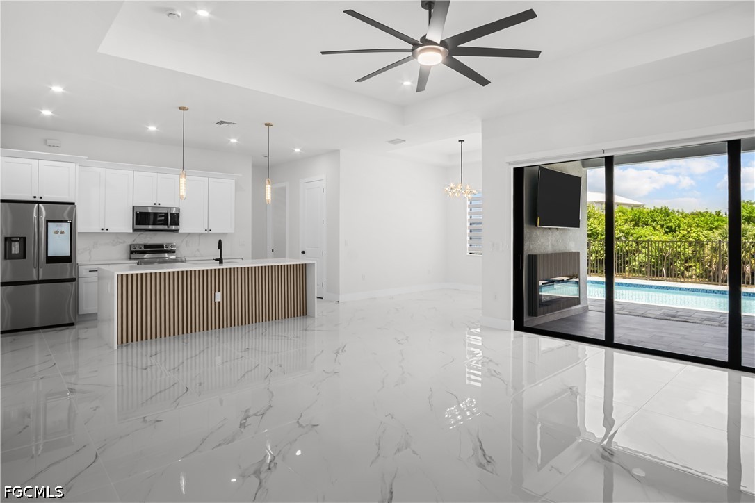 467 5th, Cape Coral, FL 33909